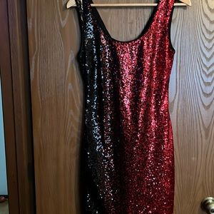 Gorgeous party dress. Great for holidays!